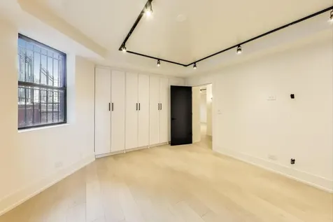 3735 South Lake Park Avenue Chicago IL 60653