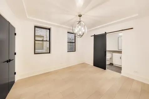 3735 South Lake Park Avenue Chicago IL 60653