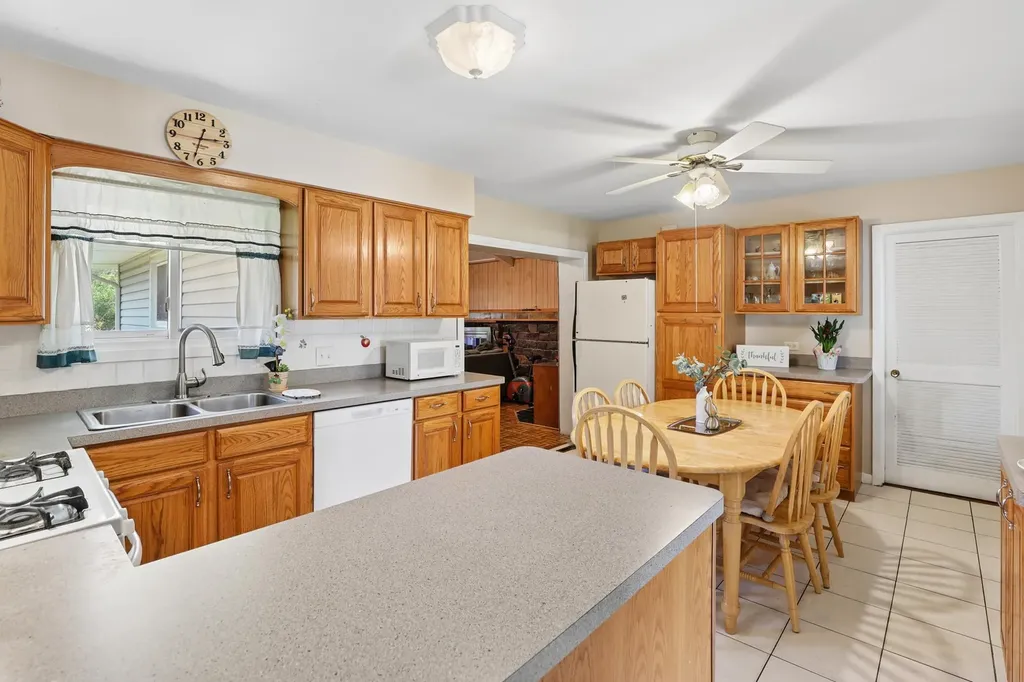 2N160 Fairfield Avenue Lombard IL 60148