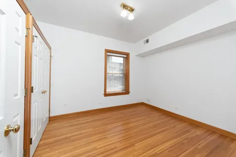5610 North Kenmore Avenue Chicago IL 60660