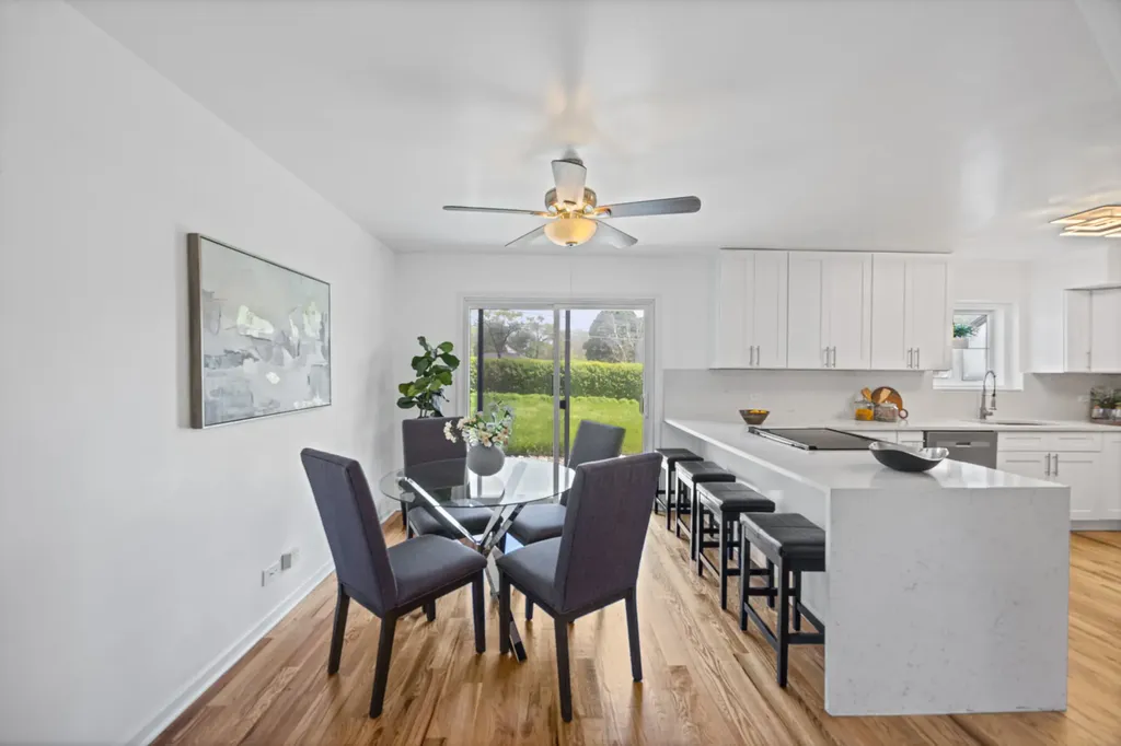725 North 8th Avenue Addison IL 60101