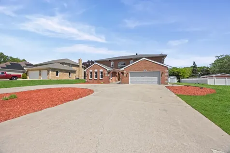 725 North 8th Avenue Addison IL 60101