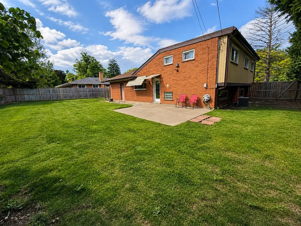 360 East Huntington Lane Elmhurst IL 60126