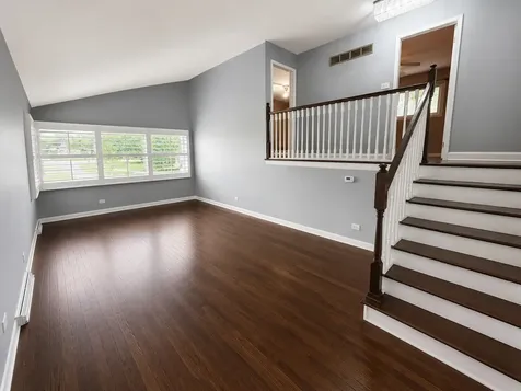 360 East Huntington Lane Elmhurst IL 60126