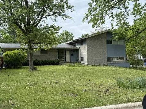 1958 Castlewood Road Highland Park IL 60035