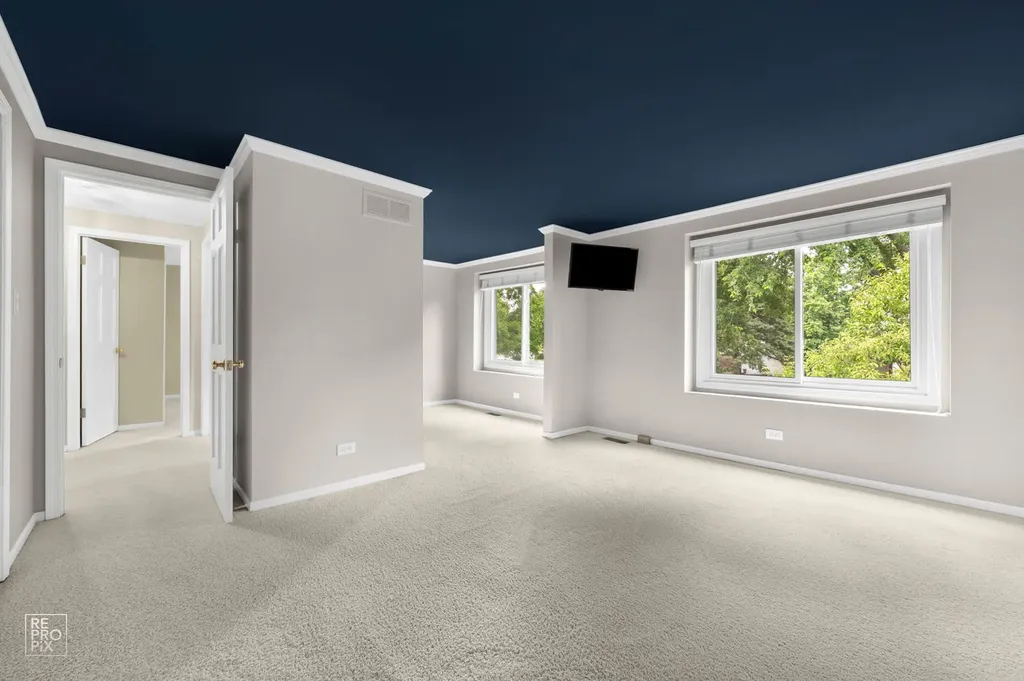 53 Briarwood Square Indian Head Park IL 60525
