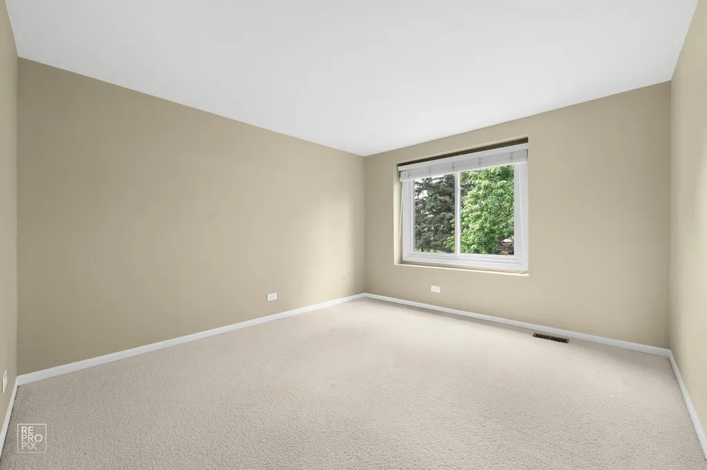 53 Briarwood Square Indian Head Park IL 60525
