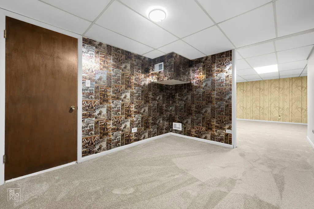 53 Briarwood Square Indian Head Park IL 60525