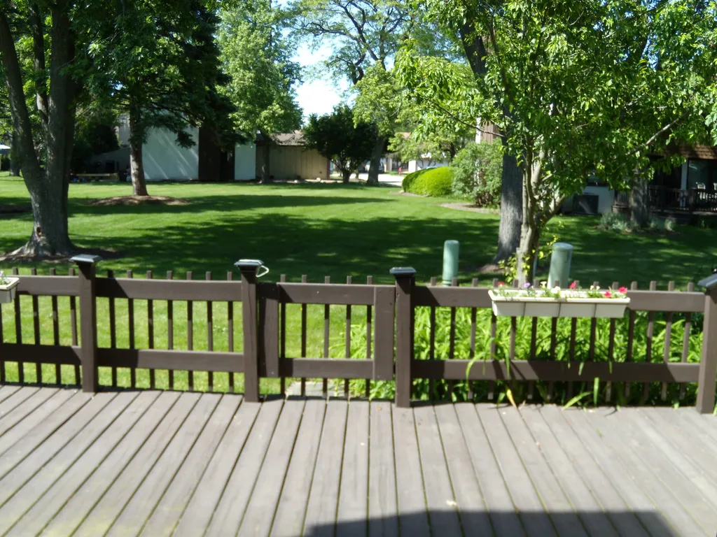 53 Briarwood Square Indian Head Park IL 60525