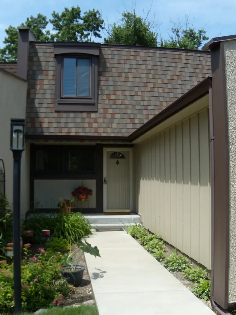 53 Briarwood Square Indian Head Park IL 60525