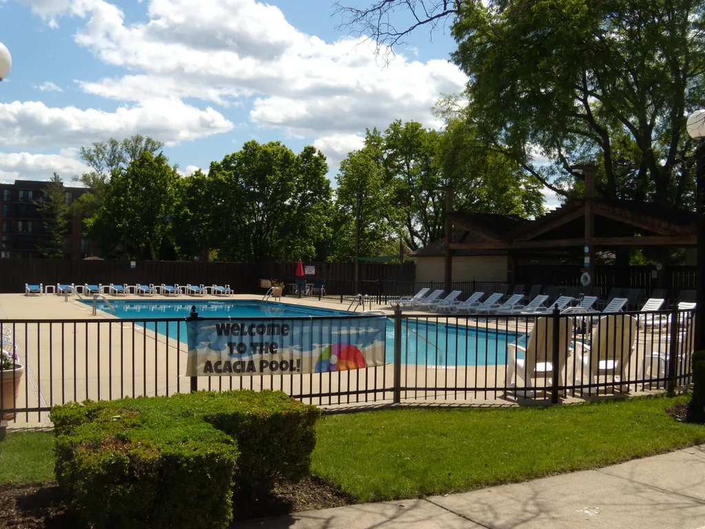 53 Briarwood Square Indian Head Park IL 60525