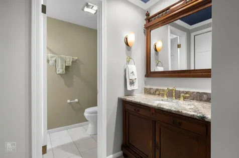 53 Briarwood Square Indian Head Park IL 60525