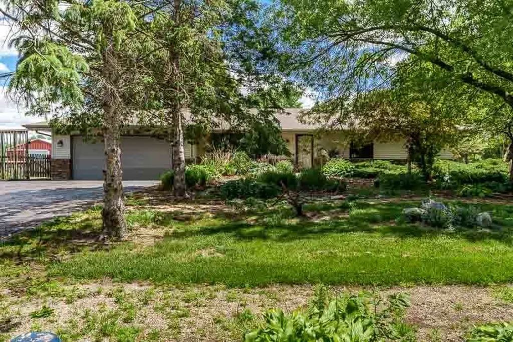 12425 Olson Road Caledonia IL 61011