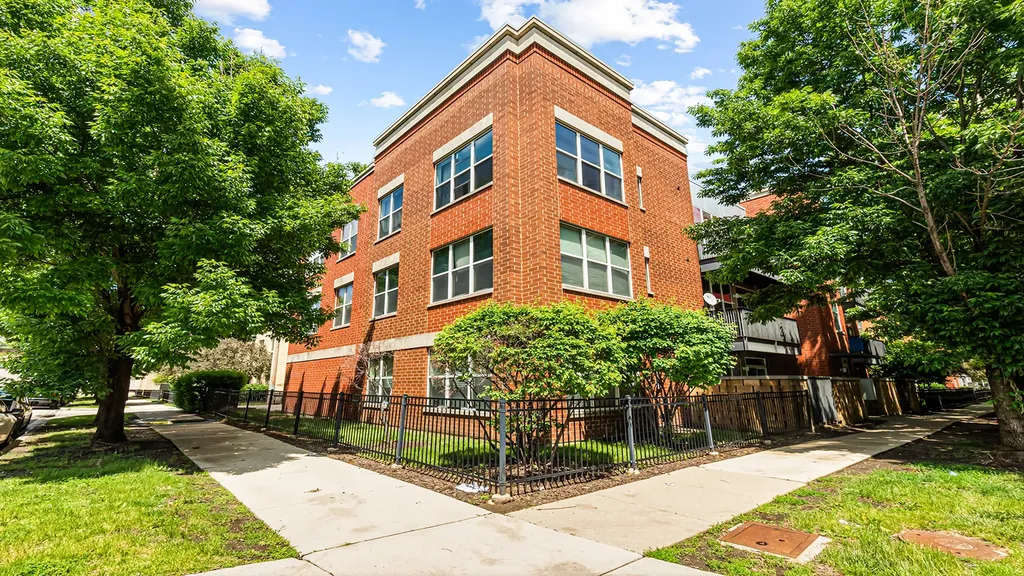 2220 West Maypole Avenue Chicago IL 60612