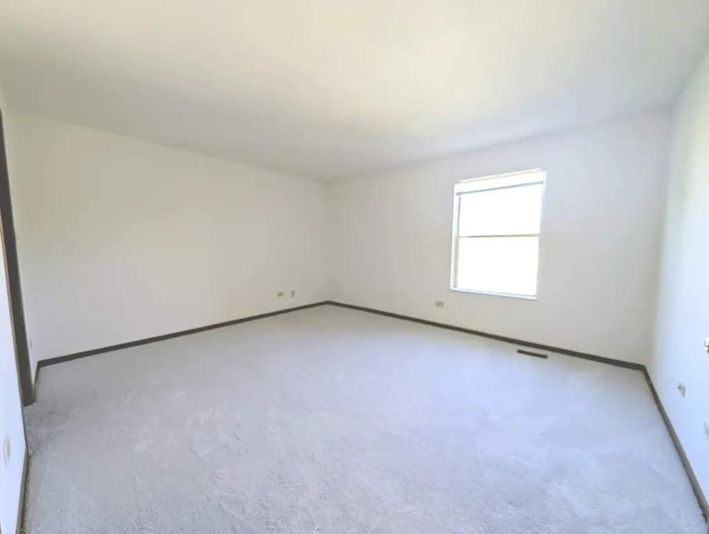1751 Sleepy Hollow Court Schaumburg IL 60195