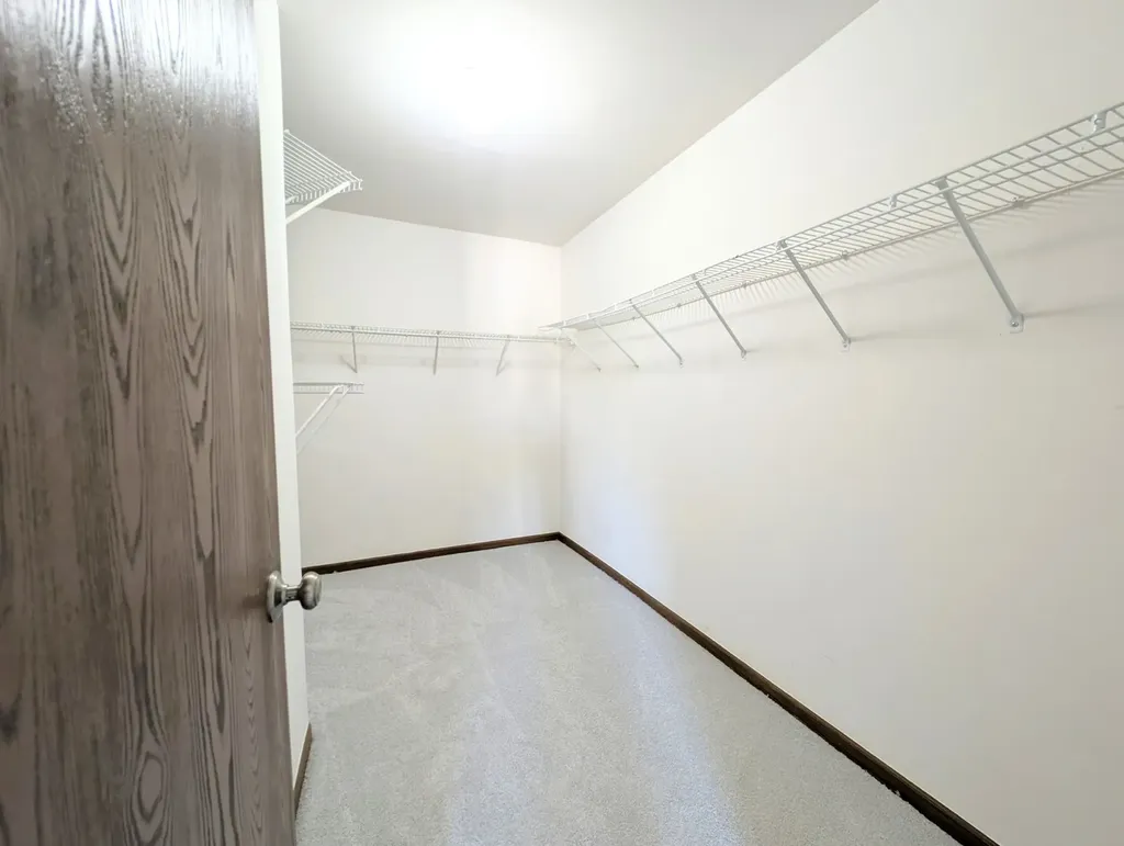 1751 Sleepy Hollow Court Schaumburg IL 60195