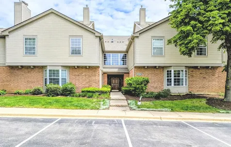 1751 Sleepy Hollow Court Schaumburg IL 60195