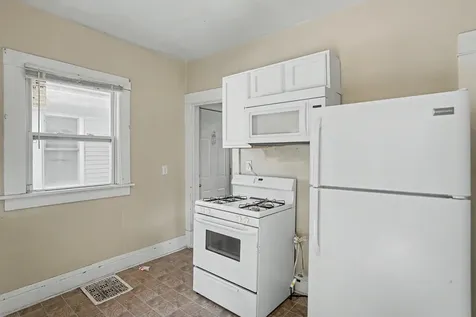 236 15TH Avenue East Moline IL 61244