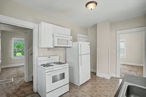 236 15TH Avenue East Moline IL 61244