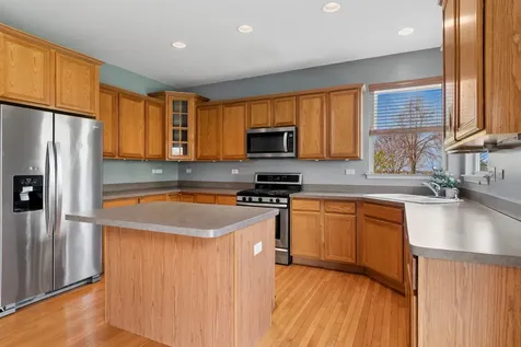 241 Ashcroft Lane Oswego IL 60543