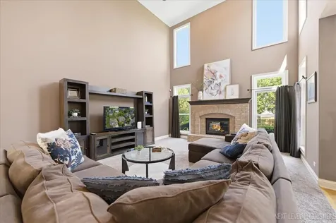 729 West Thornwood Drive South Elgin IL 60177