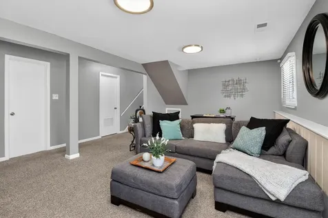 1136 Oxford Street Downers Grove IL 60516