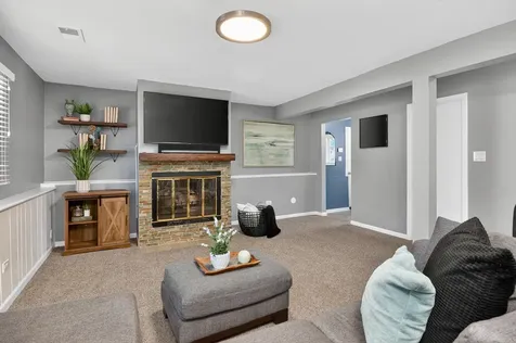 1136 Oxford Street Downers Grove IL 60516