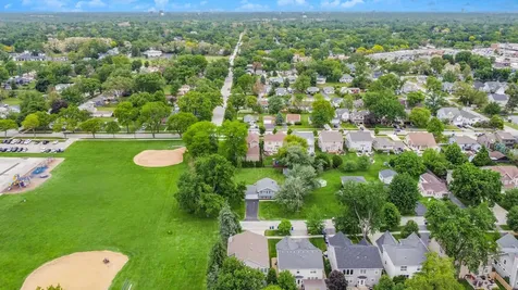 1136 Oxford Street Downers Grove IL 60516