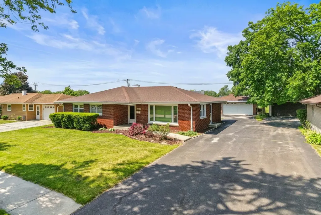 817 Summit Drive Lockport IL 60441