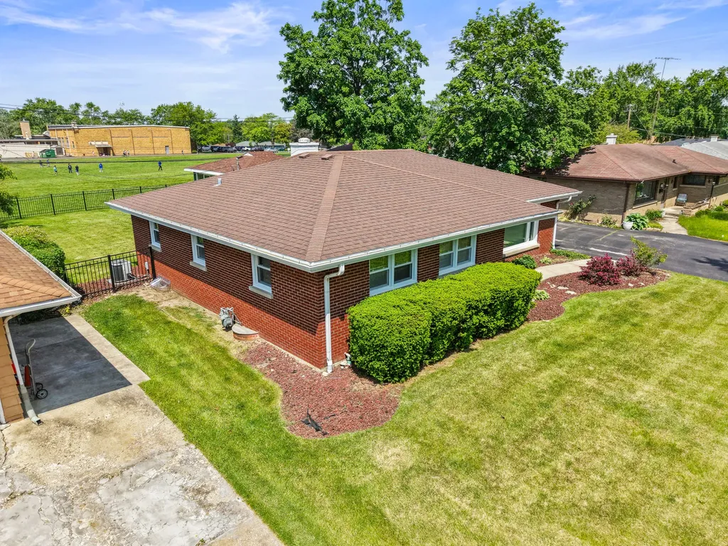 817 Summit Drive Lockport IL 60441