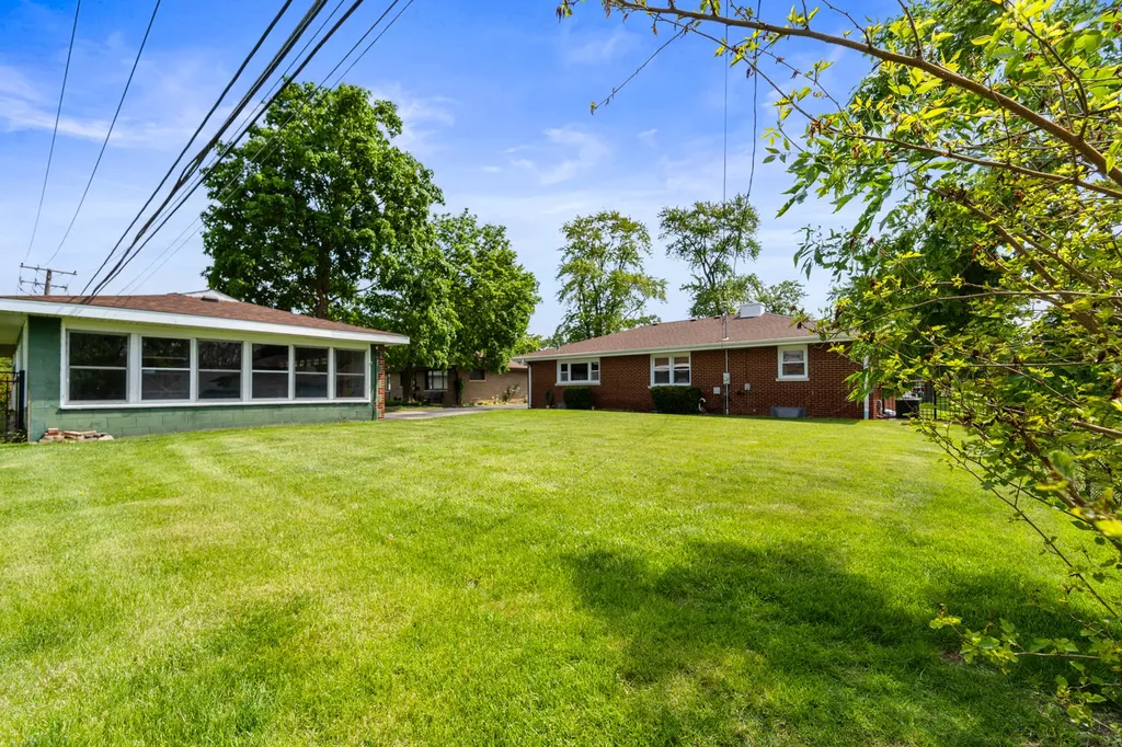 817 Summit Drive Lockport IL 60441