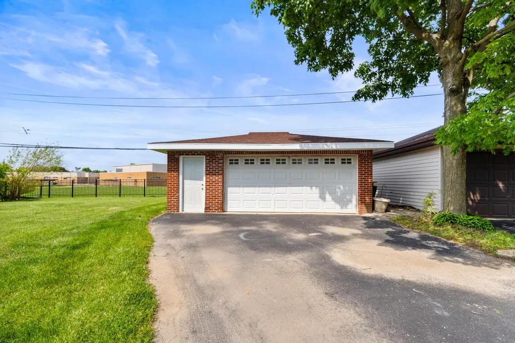 817 Summit Drive Lockport IL 60441
