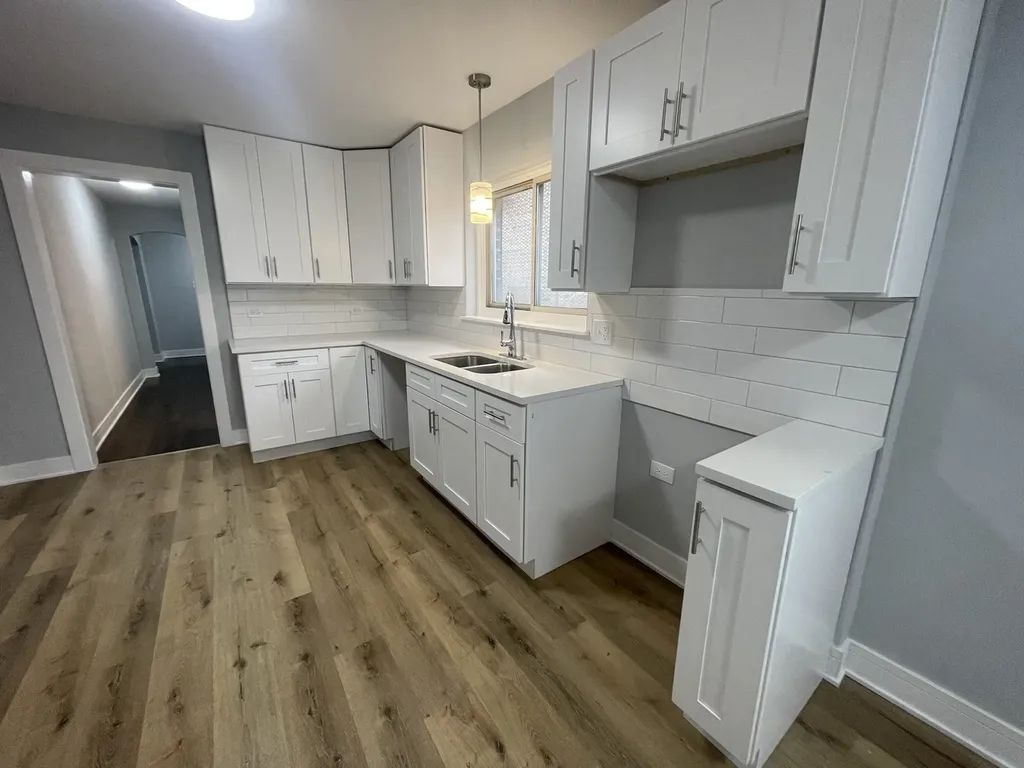 8023 South Yates Boulevard Chicago IL 60617