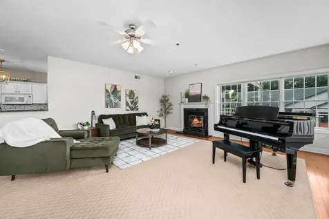4412 River Drive Moline IL 61265