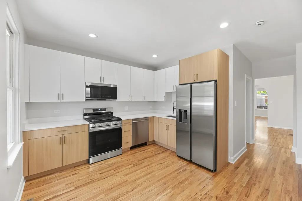 929 North Latrobe Avenue Chicago IL 60651