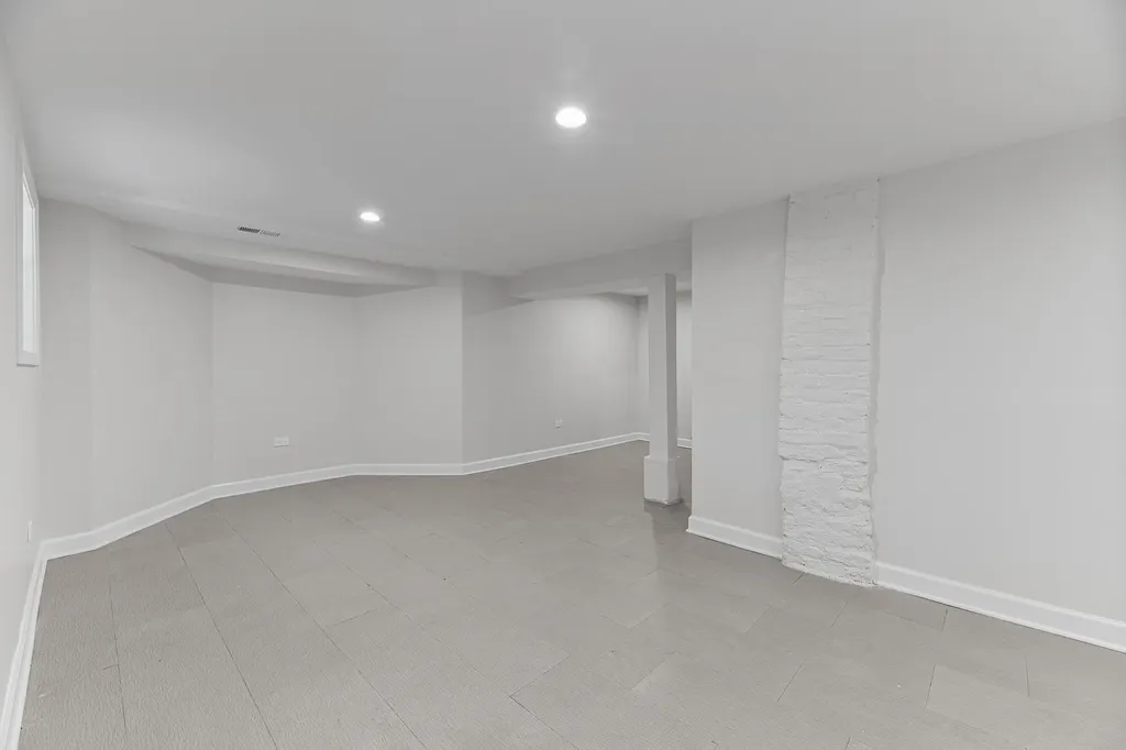 929 North Latrobe Avenue Chicago IL 60651