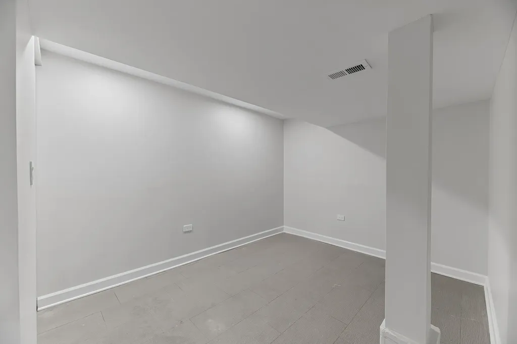 929 North Latrobe Avenue Chicago IL 60651