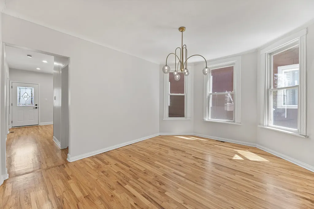 929 North Latrobe Avenue Chicago IL 60651