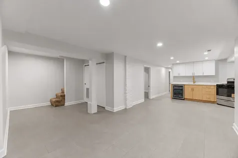 929 North Latrobe Avenue Chicago IL 60651