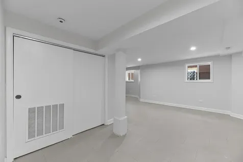 929 North Latrobe Avenue Chicago IL 60651