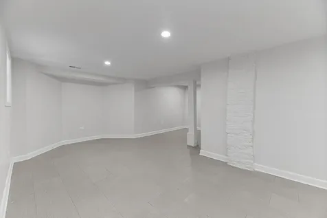 929 North Latrobe Avenue Chicago IL 60651