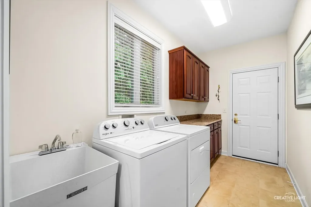 2311 Woodglen Court Aurora IL 60502
