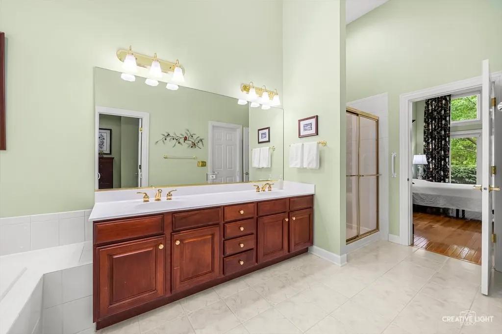 2311 Woodglen Court Aurora IL 60502