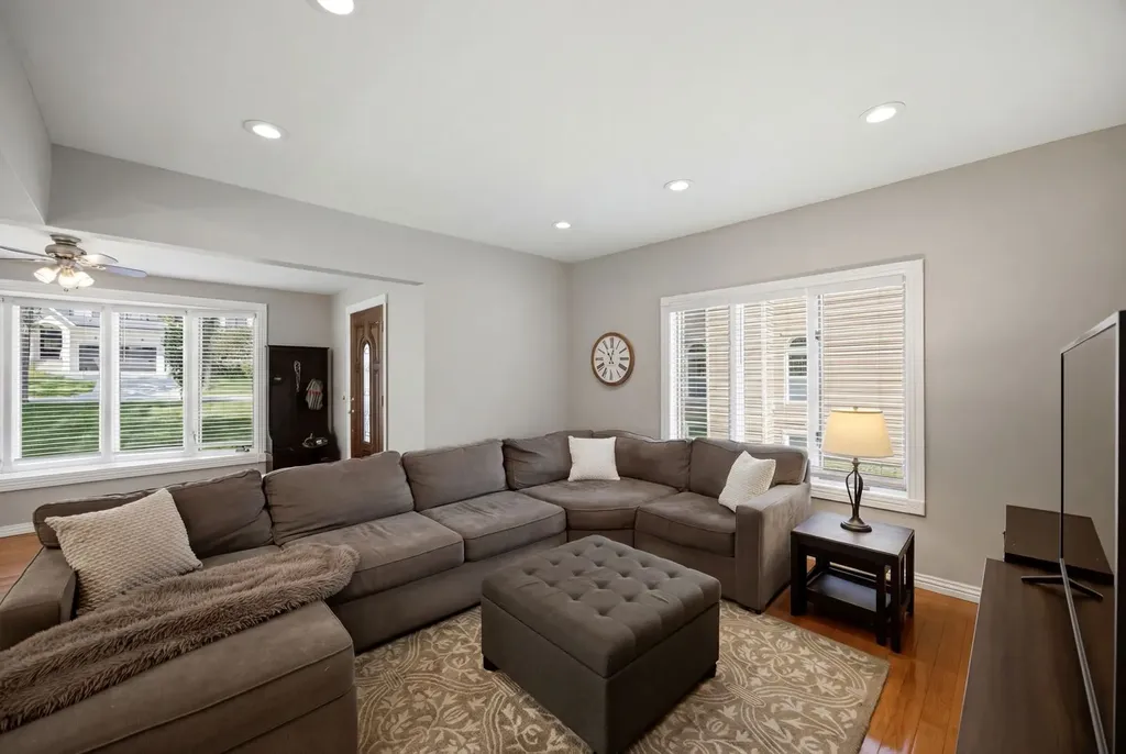 5417 Blodgett Avenue Downers Grove IL 60515