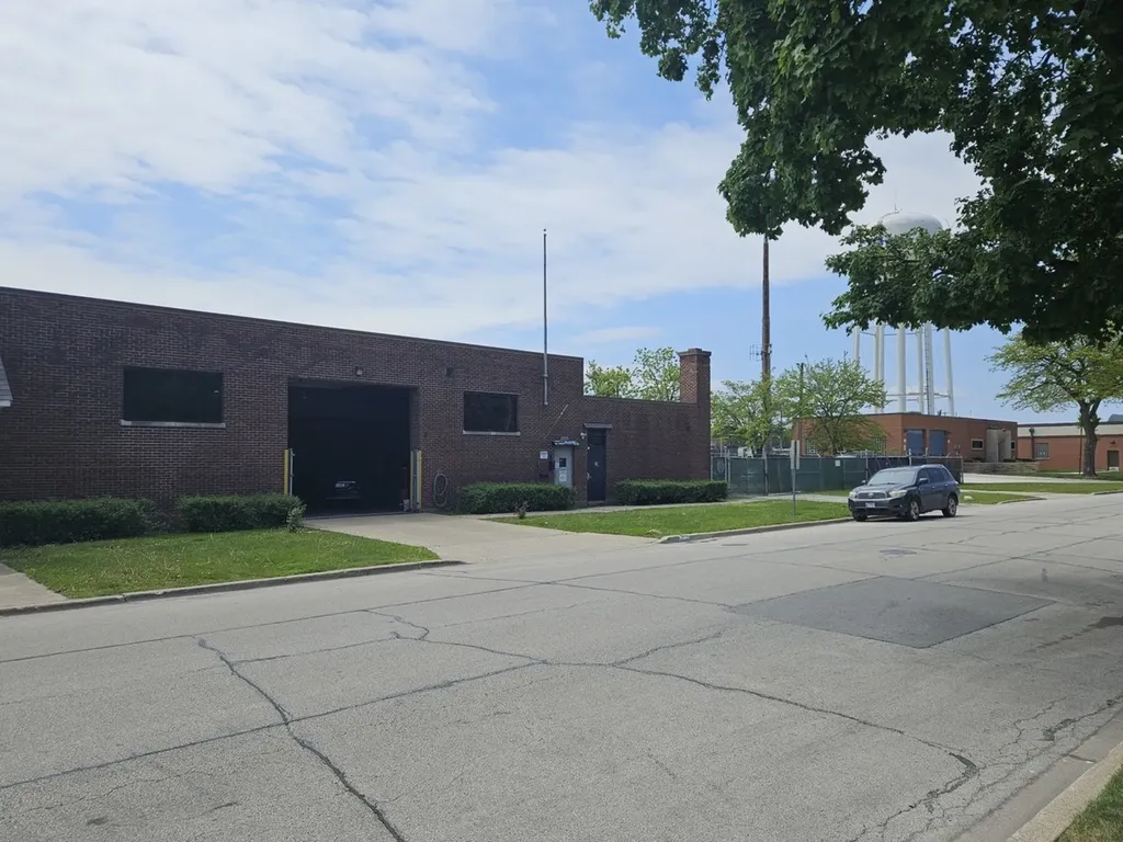 7225 West 59th Street Summit IL 60501