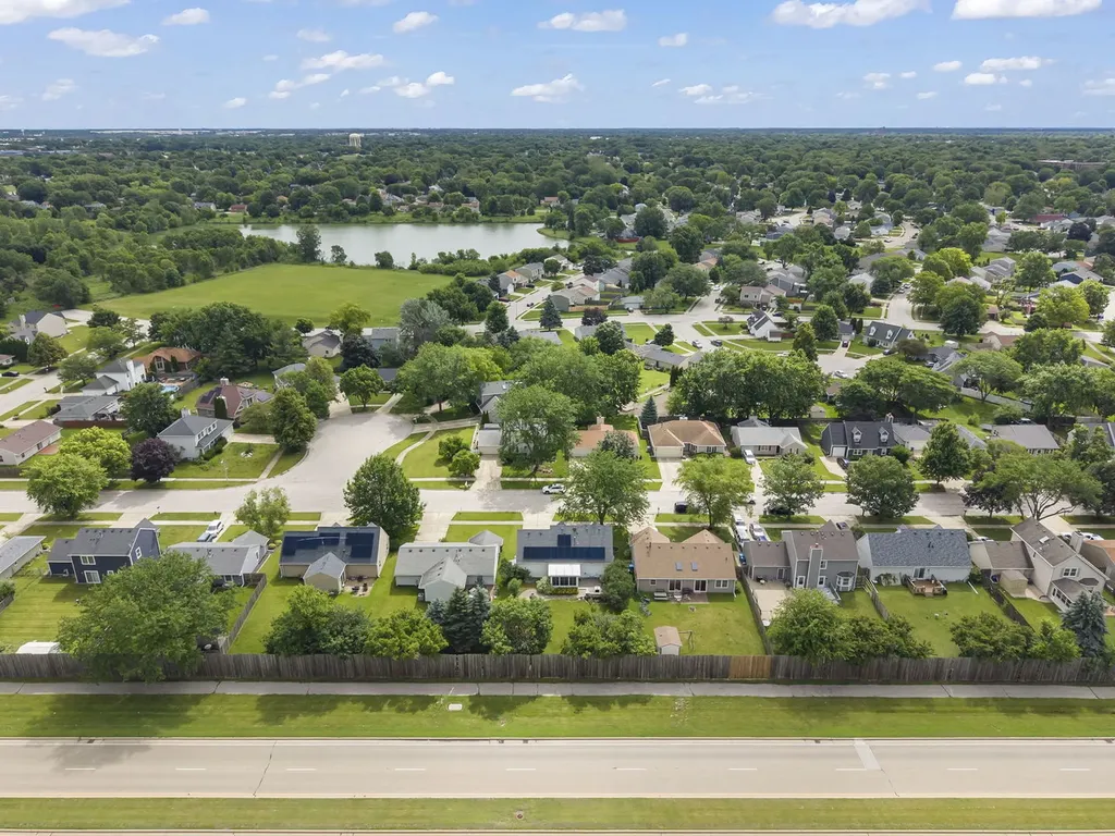 888 Shady Lane Aurora IL 60506