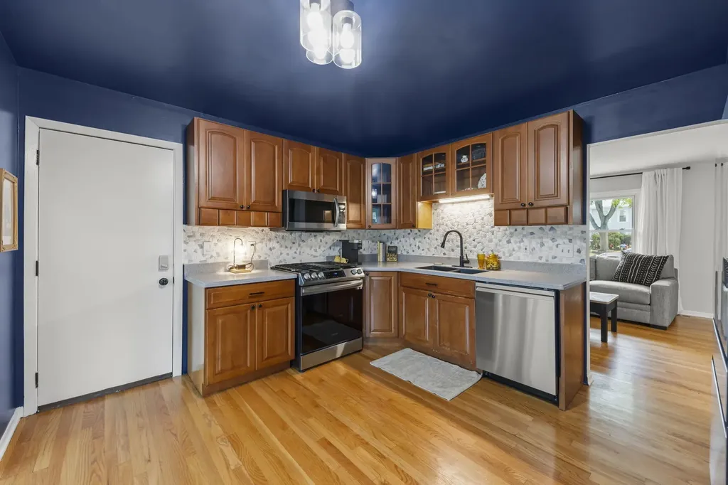 888 Shady Lane Aurora IL 60506