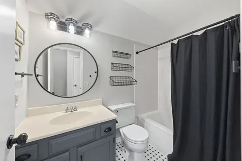 888 Shady Lane Aurora IL 60506