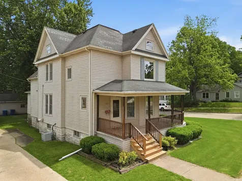 722 Highland Avenue Dixon IL 61021
