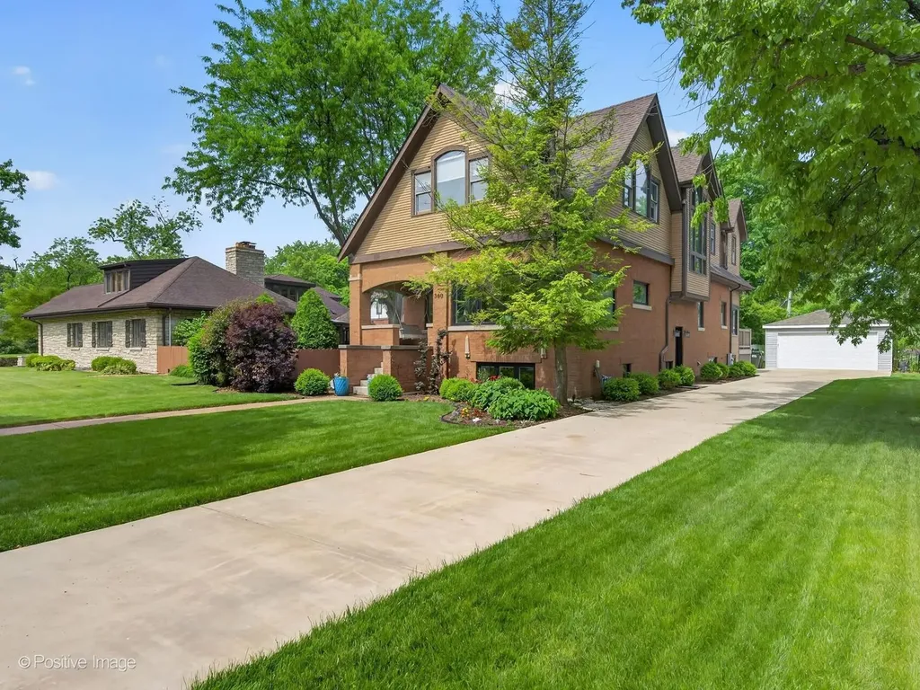 380 Selborne Road Riverside IL 60546